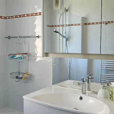 Pause Luzienne A Deux Pas De La Daire *