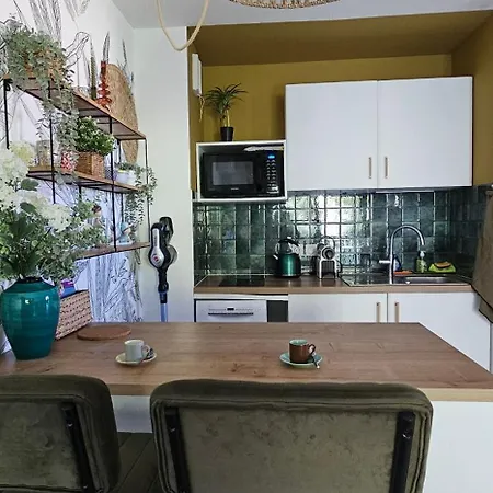 Pause Luzienne A Deux Pas De La Daire *